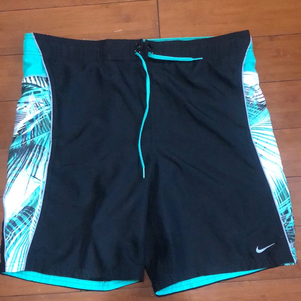VINTAGE 2010 NIKE SWIM TRUNKS
